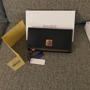 Dooney & Bourke Foldover wallet